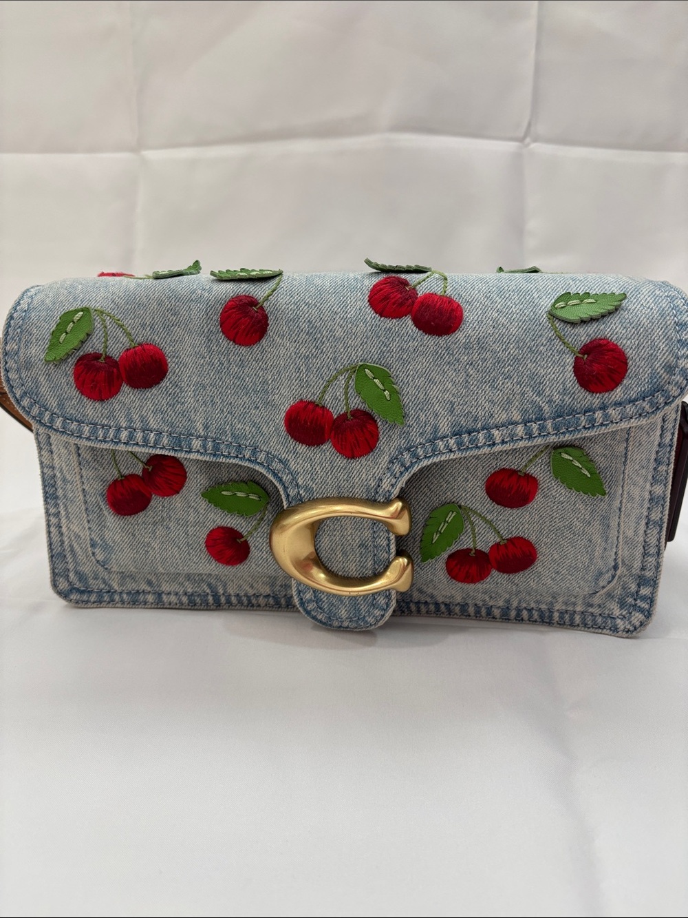 Coach Tabby Shoulder Bag 26 With Cherry Embroidery - Picture 4 of 7